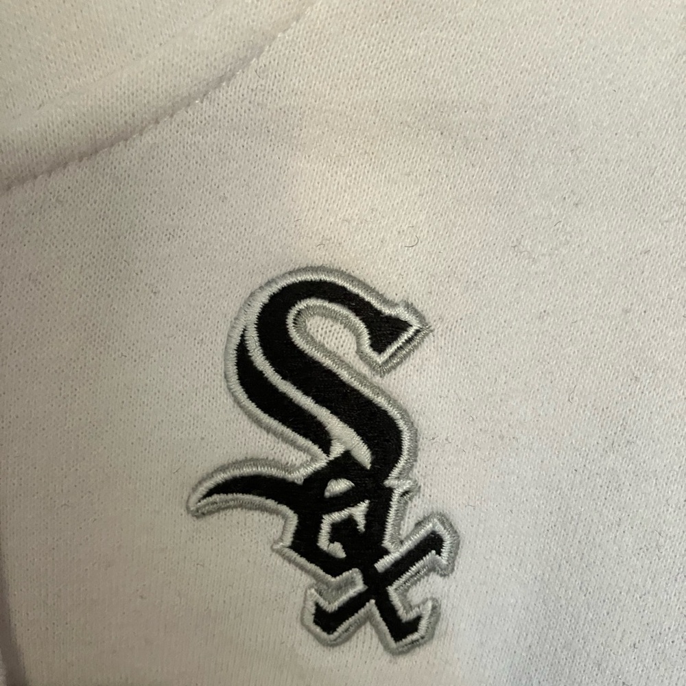 New Era White Sox Women’s Full Zip Hoodie - Picture 4 of 6